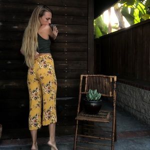 Floral bohemian loose leg capris yellow size s